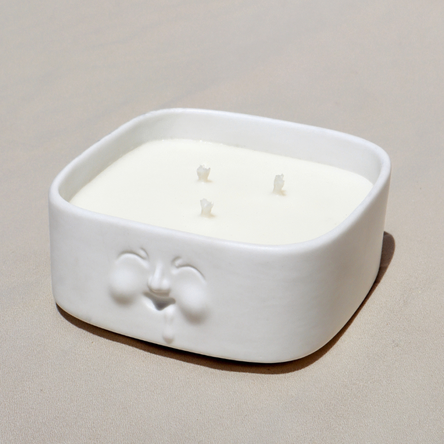 vela en cuenco de porcelana